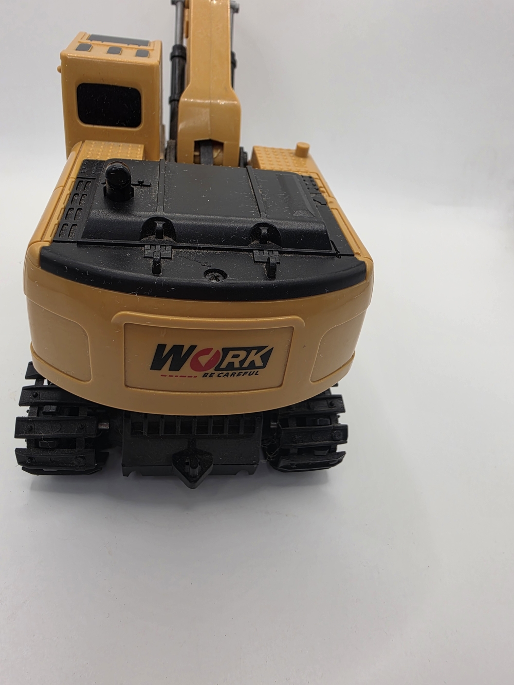 Power Professional RC Excavator With Movable Arm And Bucket Rubber Track Tires - Picture 8 of 9